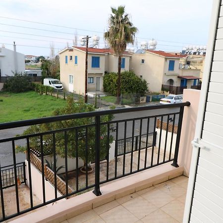 The Paradise Townhouses By Taimoura Paphos Eksteriør bilde