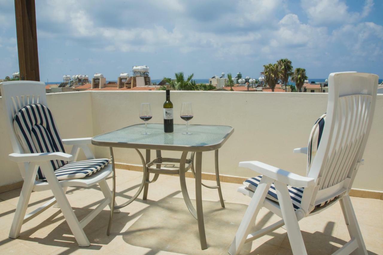 The Paradise Townhouses By Taimoura Paphos Eksteriør bilde