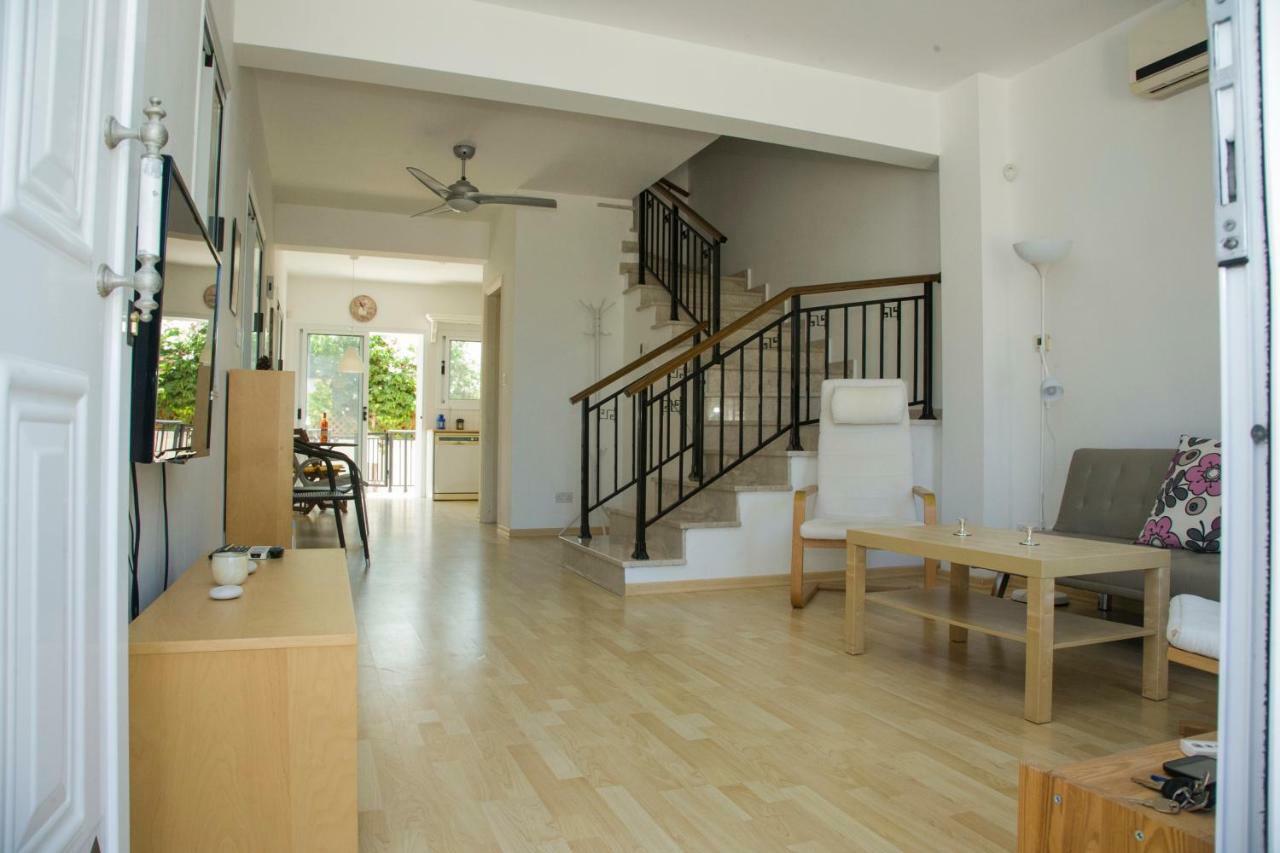 The Paradise Townhouses By Taimoura Paphos Eksteriør bilde