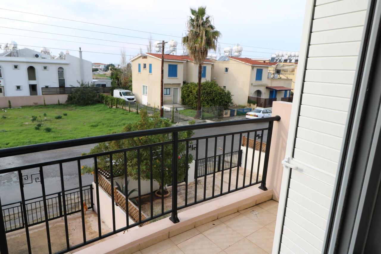 The Paradise Townhouses By Taimoura Paphos Eksteriør bilde