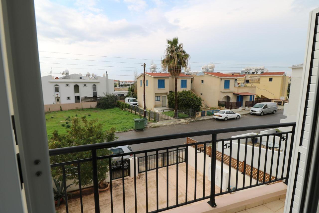 The Paradise Townhouses By Taimoura Paphos Eksteriør bilde