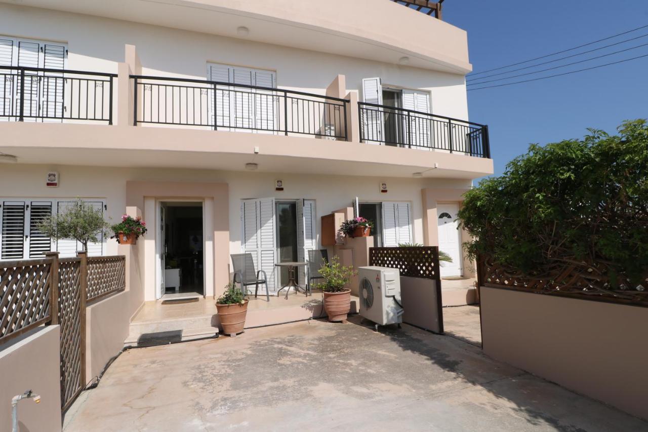 The Paradise Townhouses By Taimoura Paphos Eksteriør bilde